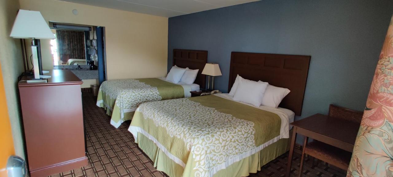 Days Inn By Wyndham Dickson Extérieur photo