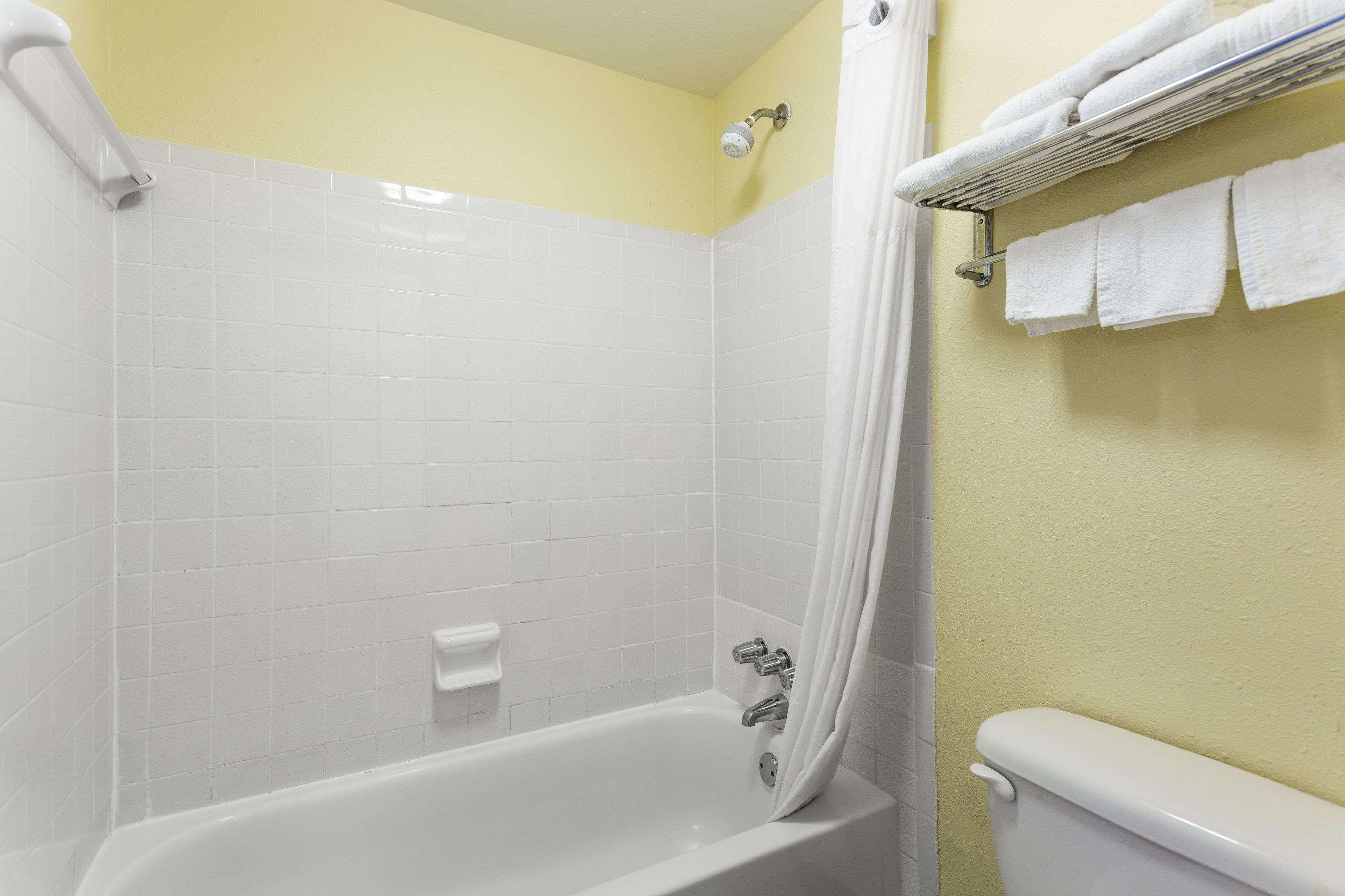 Days Inn By Wyndham Dickson Extérieur photo